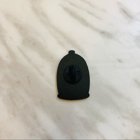 🎉 New Succulent Plant Terrarium Enamel Pin - Picture 5 of 7